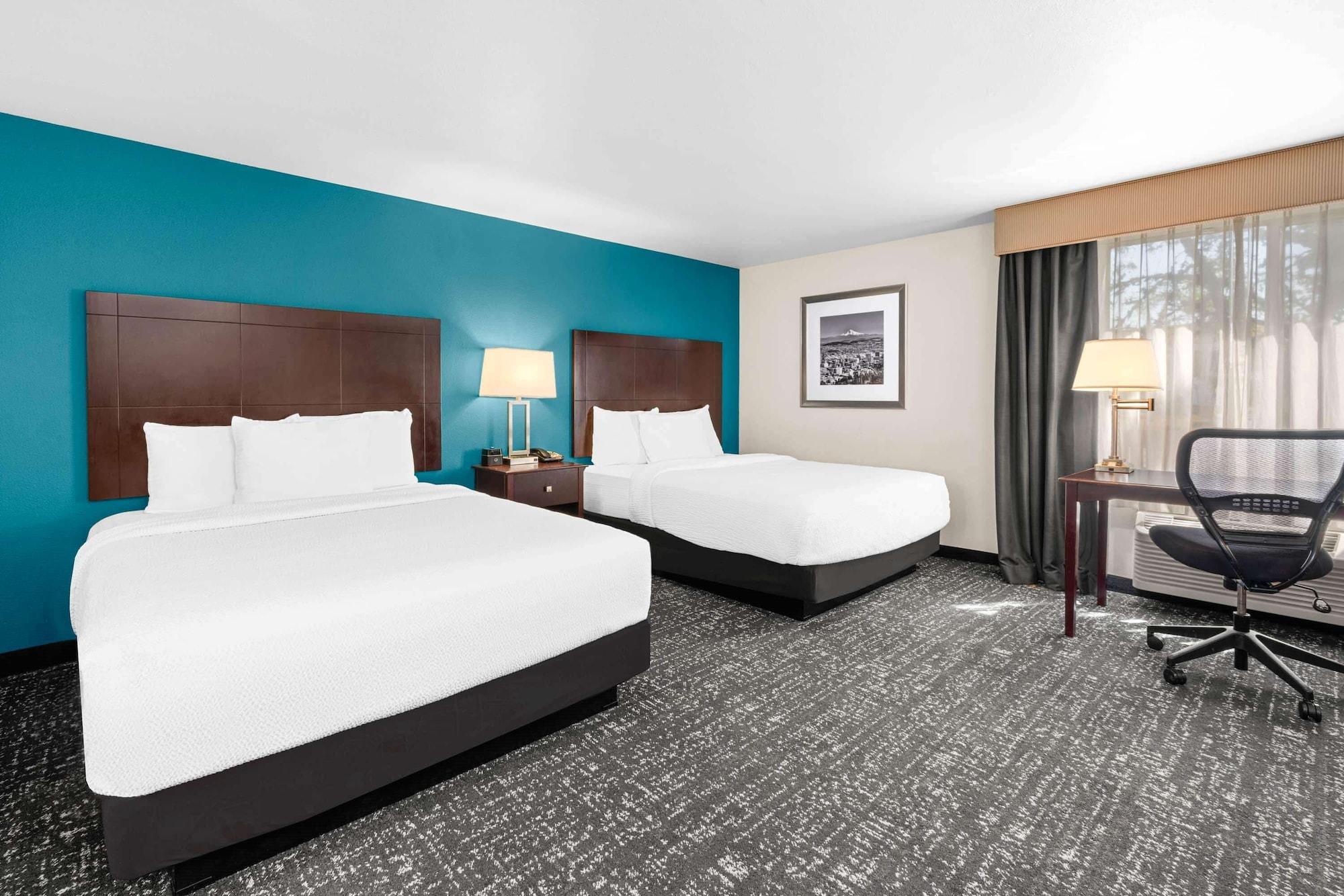 Отель La Quinta By Wyndham Portland Nw Экстерьер фото