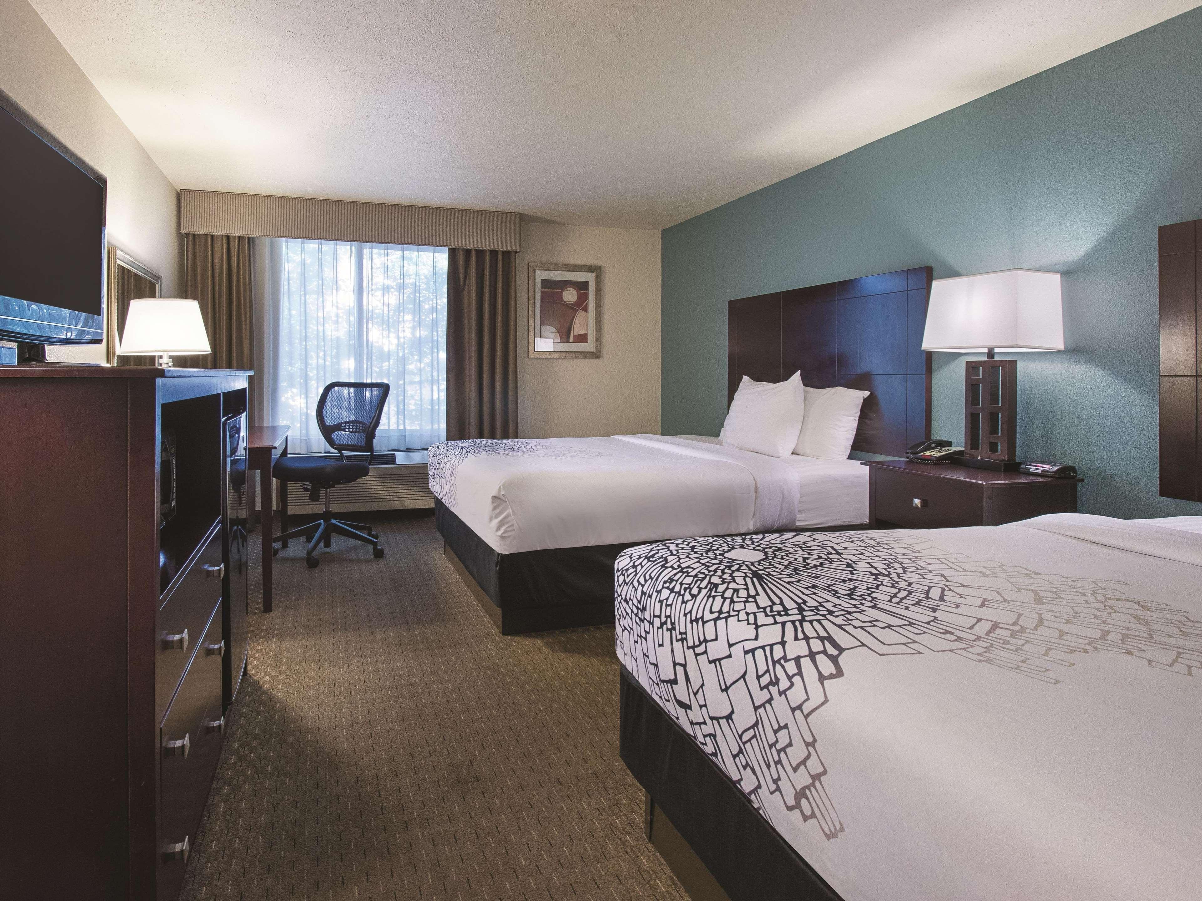 Отель La Quinta By Wyndham Portland Nw Экстерьер фото