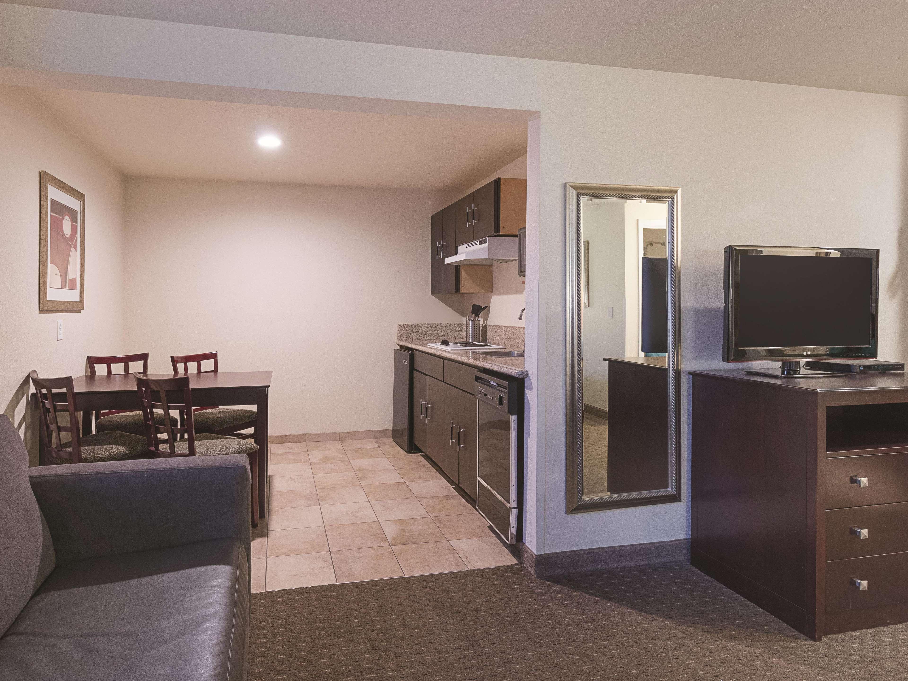Отель La Quinta By Wyndham Portland Nw Экстерьер фото