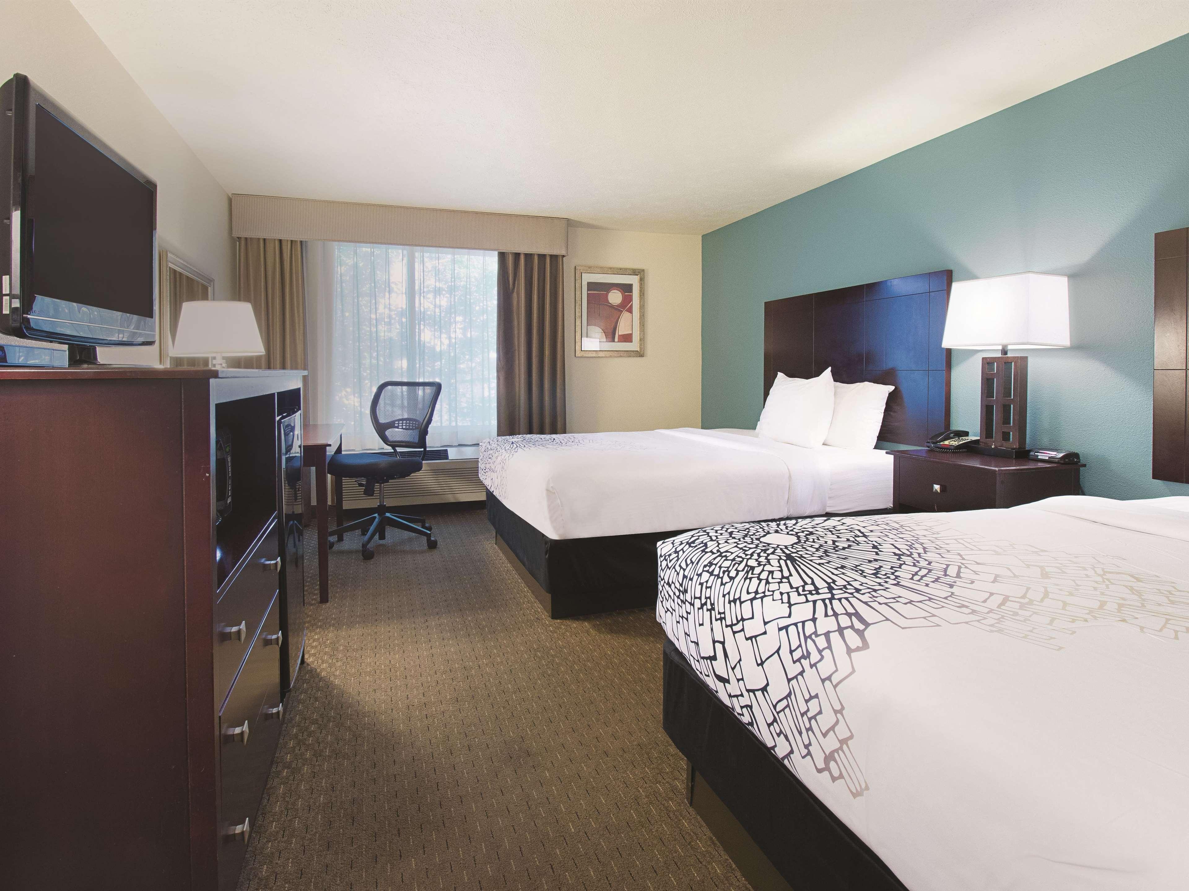 Отель La Quinta By Wyndham Portland Nw Экстерьер фото