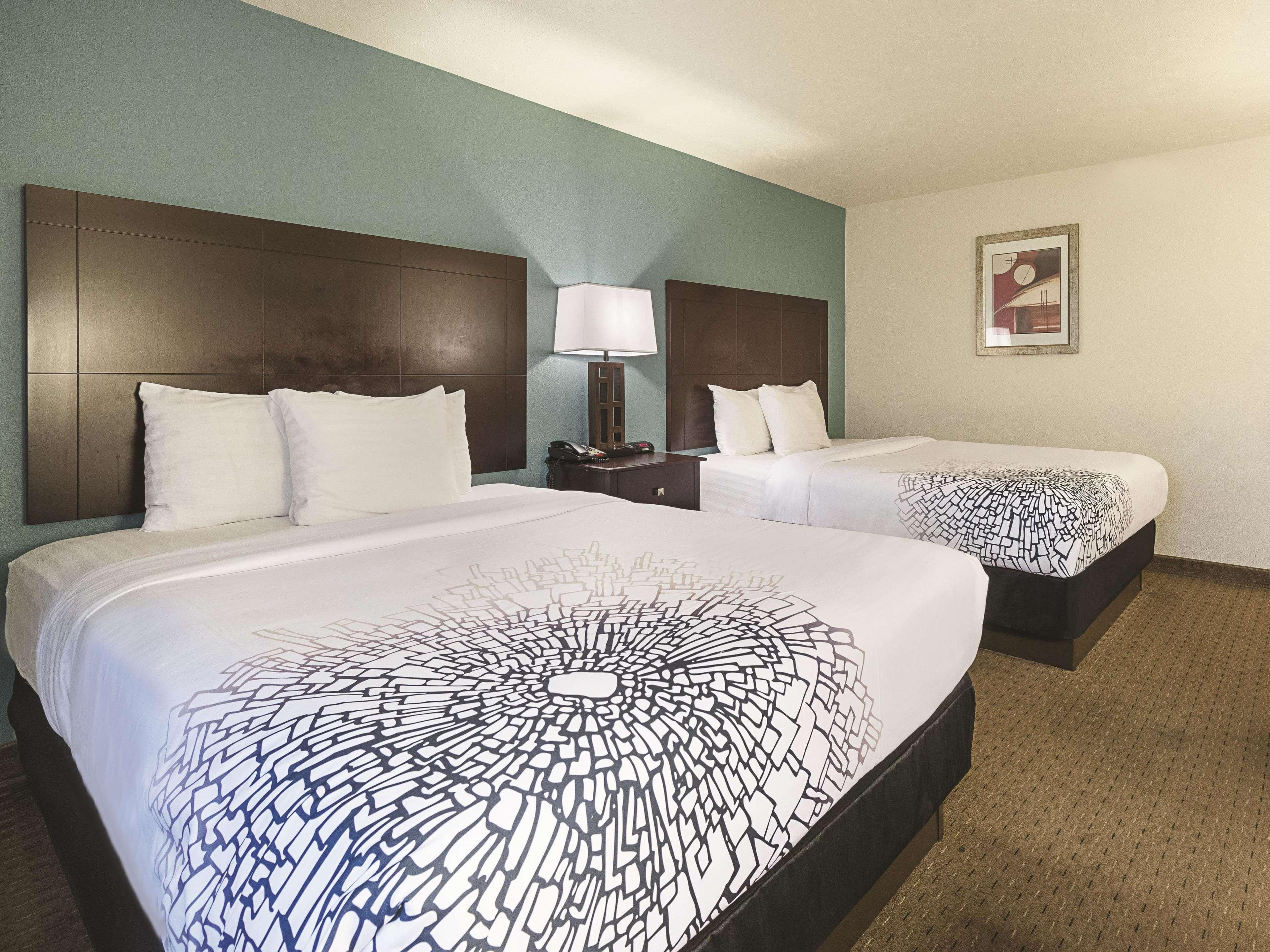 Отель La Quinta By Wyndham Portland Nw Экстерьер фото