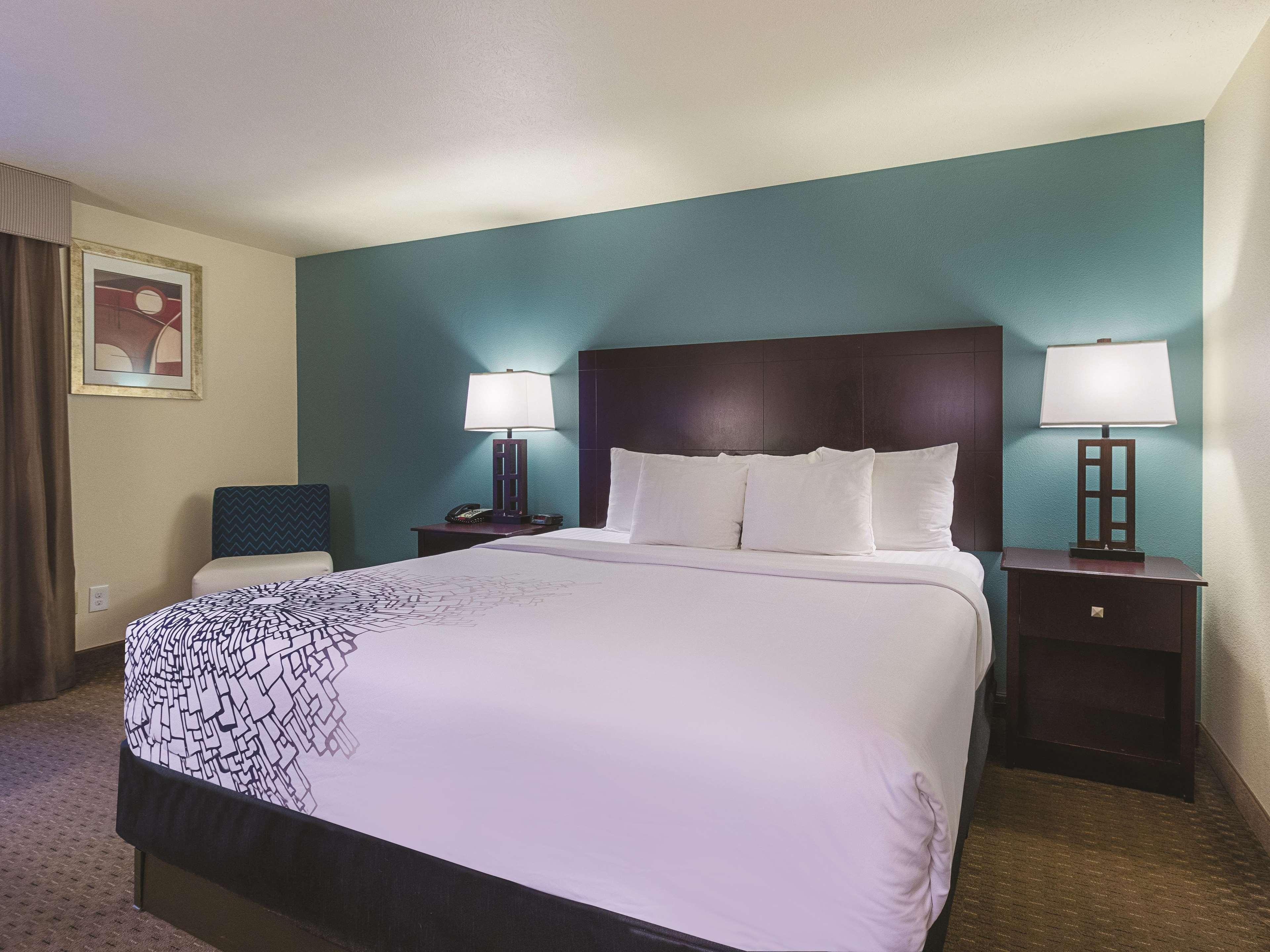Отель La Quinta By Wyndham Portland Nw Экстерьер фото