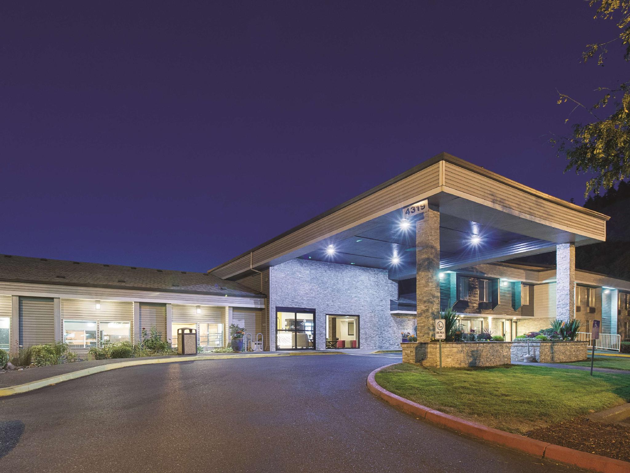 Отель La Quinta By Wyndham Portland Nw Экстерьер фото