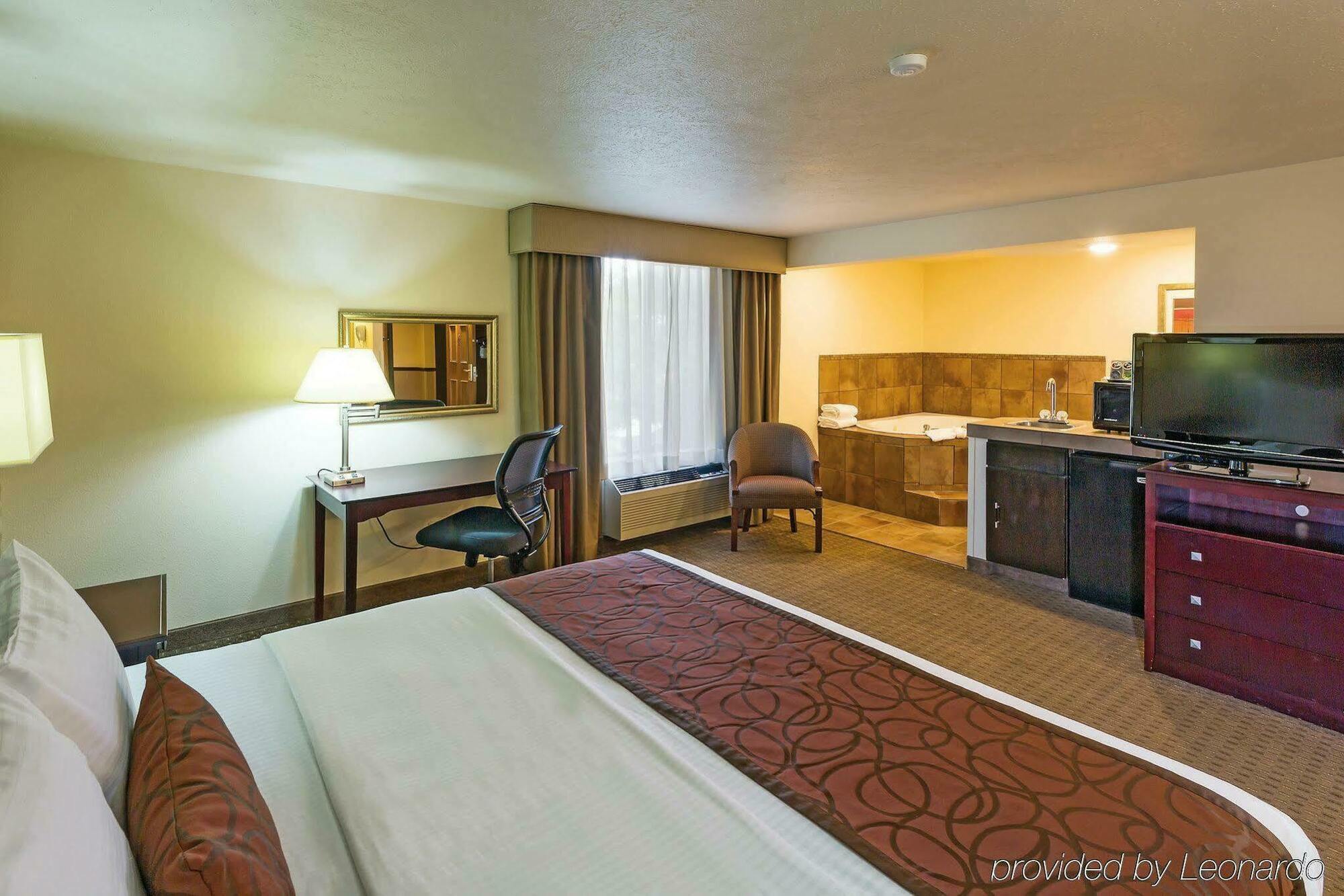 Отель La Quinta By Wyndham Portland Nw Экстерьер фото